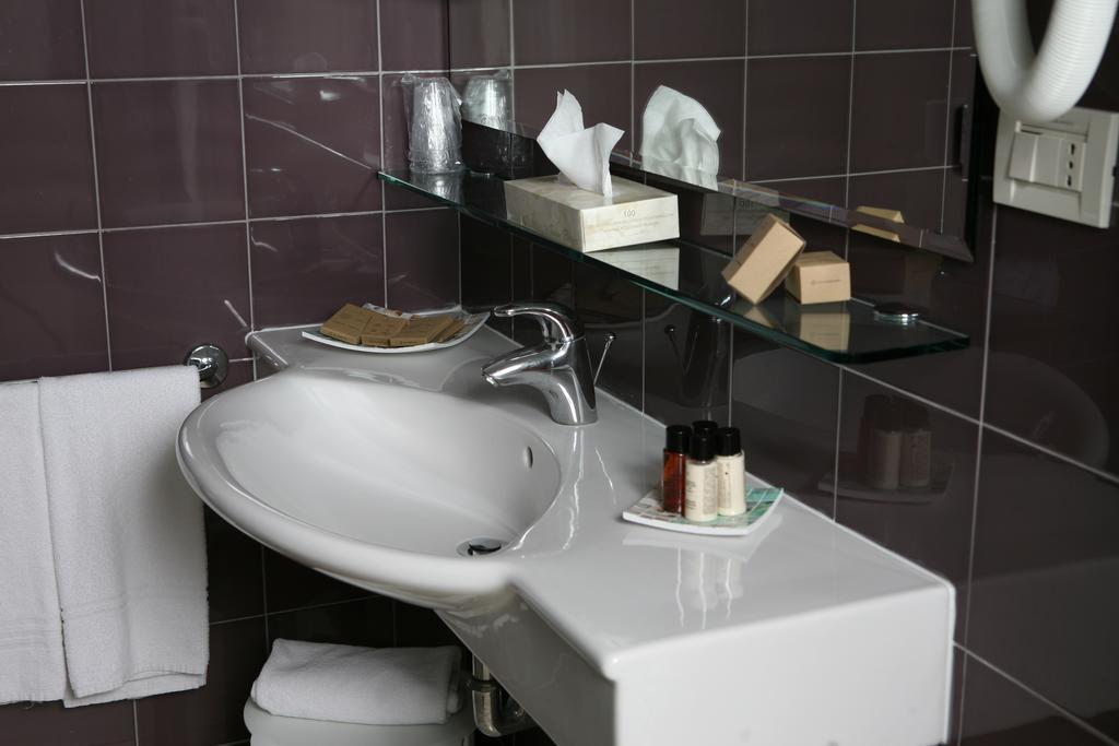 מילאנו מריטימה Hotel Michelangelo מראה חיצוני תמונה