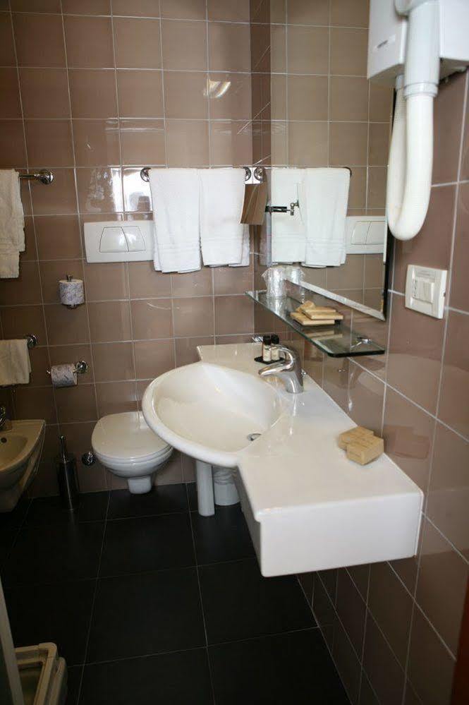 מילאנו מריטימה Hotel Michelangelo מראה חיצוני תמונה